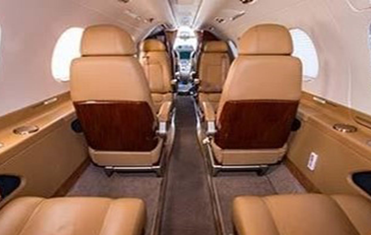 Embraer Phenom 300 full
