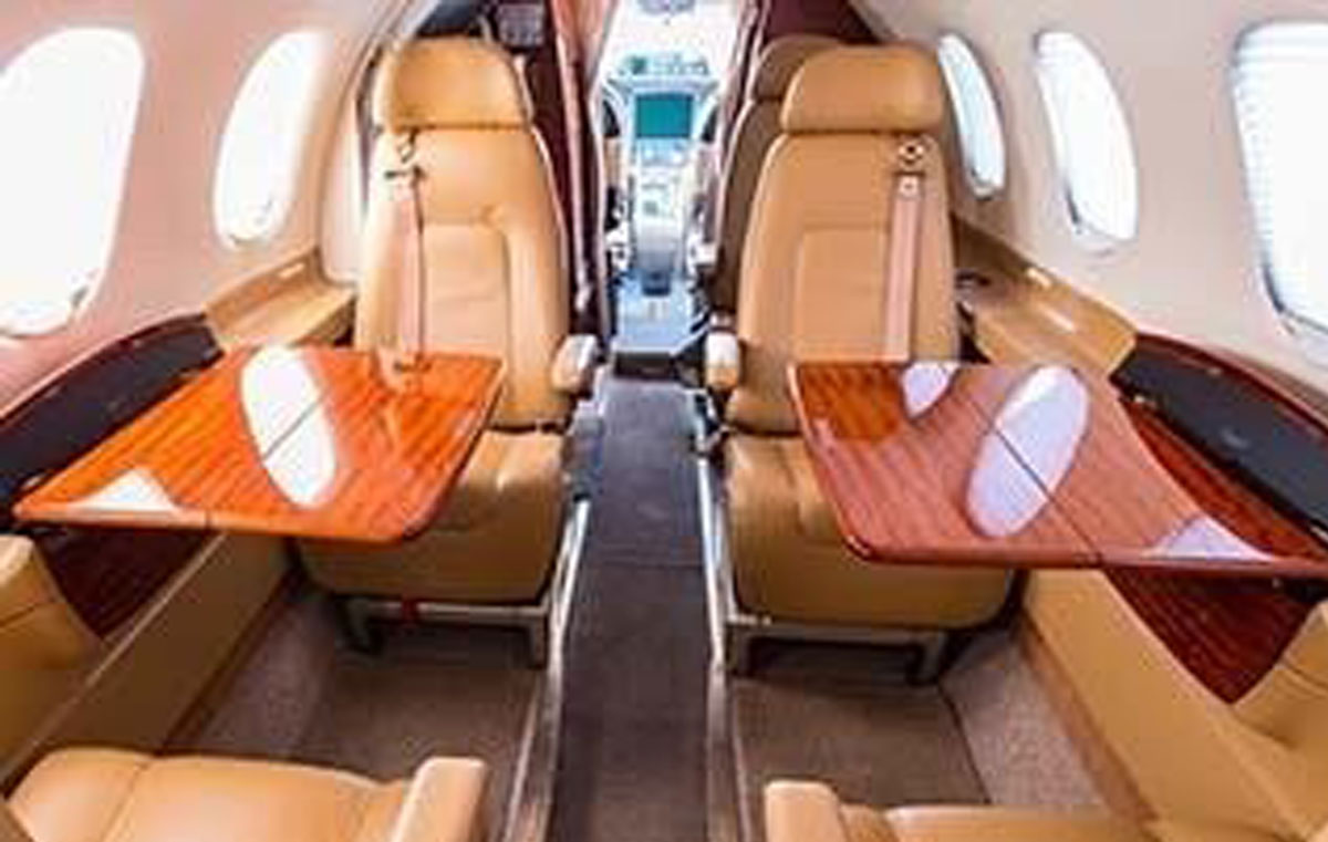 Embraer Phenom 300 full